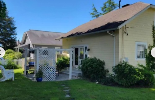 Madison Cottage | Available July 1, 2025 2 week or monthly.