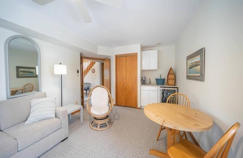 Avalon House | Avalon Beach Block 4 bedrooms & Den, PET FRIENDLY Sleeps 12