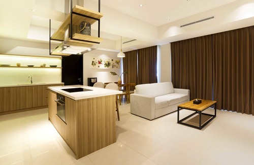 South Tangerang Hotel | Aviary Bintaro