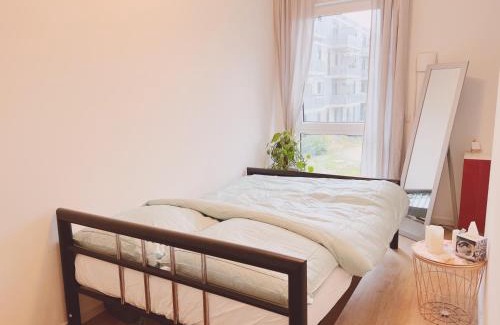 Schoenefeld Apartment | Aviator Apartment am Airport Berlin Flughafen BER Schönefeld Fahrstuhl Küche