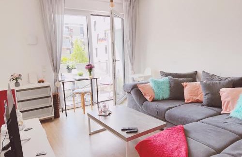 Schoenefeld Apartment | Aviator Apartment am Airport Berlin Flughafen BER Schönefeld Fahrstuhl Küche