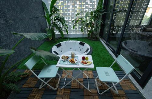 St.Stanislaus Villa Villa | Aviran Villa 5BHK - Jacuzzi House