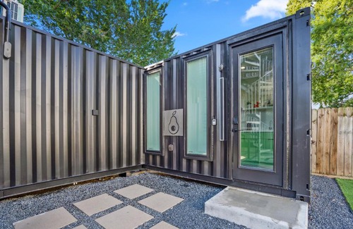 Greater East End Apartment | Avocado Container @EADO Juice Box