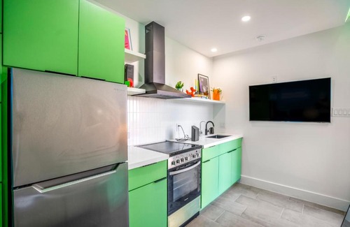 Greater East End Apartment | Avocado Container @EADO Juice Box
