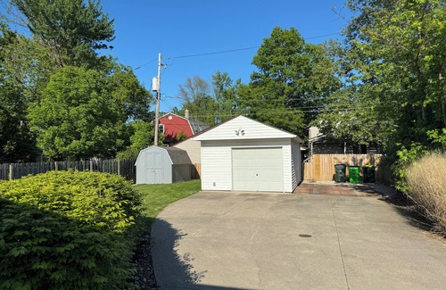 Avon Lake House | Avon Lake- The Lake House