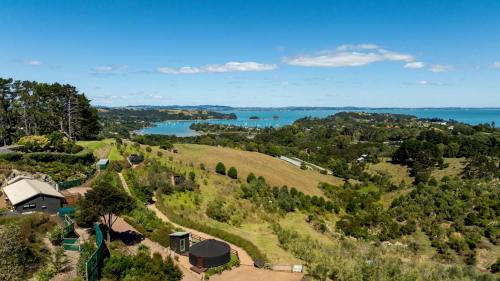 Palm Beach House | Awaawa Yurts - Papatūānuku