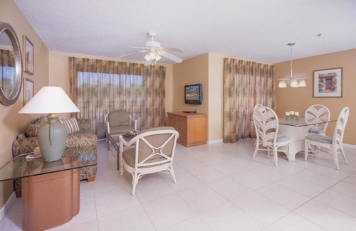 Palm Coast Hotel | Awaiting Adventure! Painters Hill Beach, Peaceful Accomodation w/Kitchen!