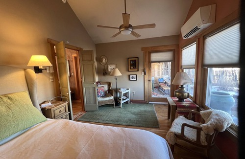 El Rito House | Awe inspiring views overlooking the Chama river valley, iconic Pedernal. Cozy.