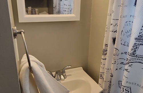 Shelby Park Apartment | Awesome 2 bedroom in Shelby Park!