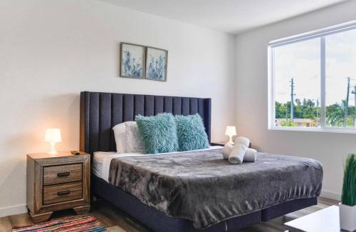 Golden Glades Apartment | Awesome 3BR Townhouse 15minutes from the Beach