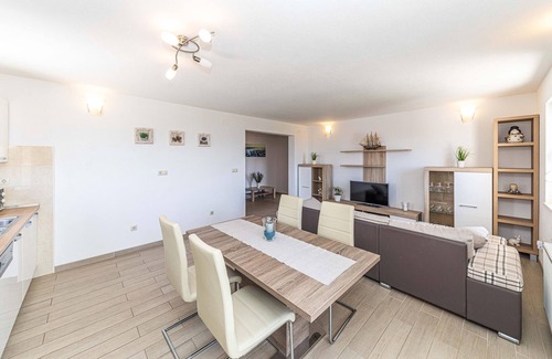 Kastel Kambelovac Apartment | Awesome apartment in Kastel Kambelovac