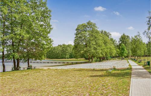 Drawno Apartment | Awesome Apartment In Dominikowo