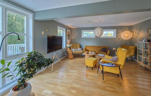 Tysnes House | Awesome Apartment In Uggdal With Wifi