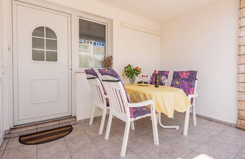 Vir Apartment | Awesome apartment in Vir with WiFi