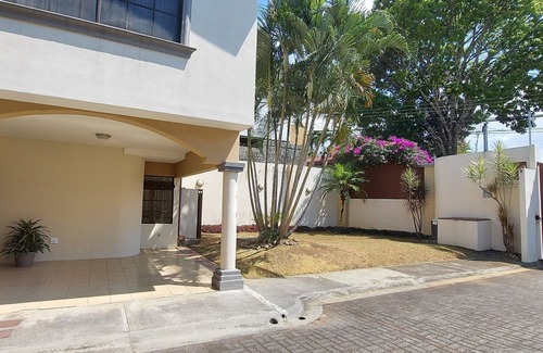 Bouvet Island Condo | Awesome condo steps from Cariari golf Club, SJO airport and many restaurants