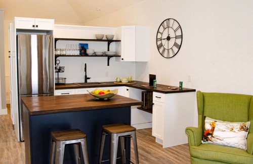 Historic Downtown Fernie House | Awesome Downtown Guest Studio