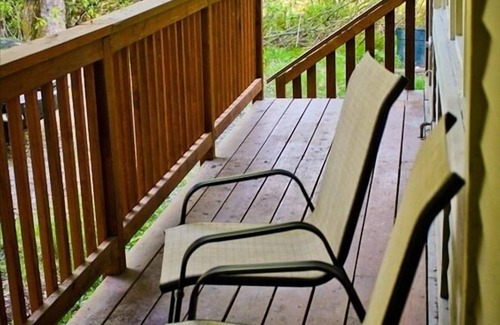 Alyeska Ski Chalet | Awesome Fully Furnished Ski Chalet for 6 is Close to Slopes!
