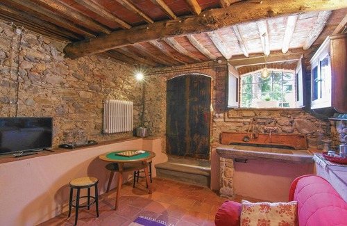 Castelvecchio House | Awesome home in Castelvecchio di Comp.