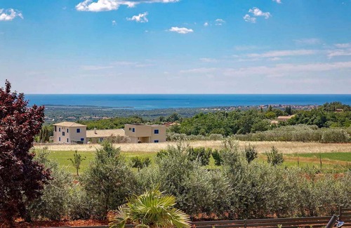 Kastelir-Labinci House | Awesome home in Kastelir-Labinci