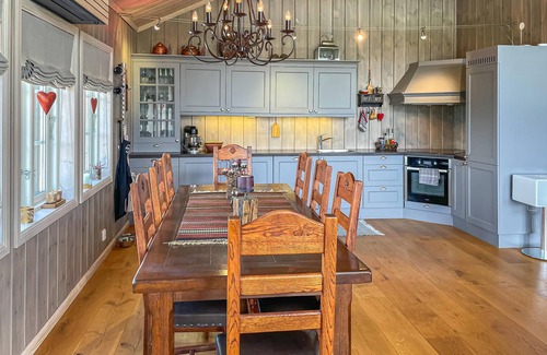 Trysil House | Awesome home in østby