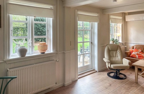 Pedersker House | Awesome home in Aakirkeby with WiFi