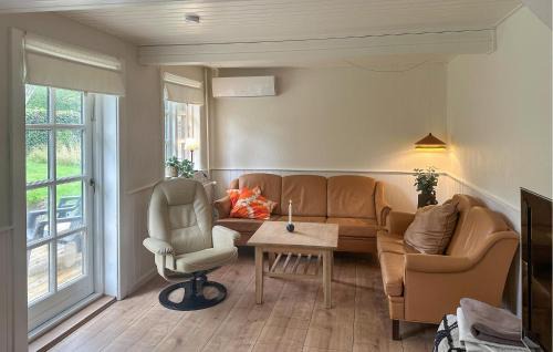 Pedersker House | Awesome Home In Aakirkeby With Wifi