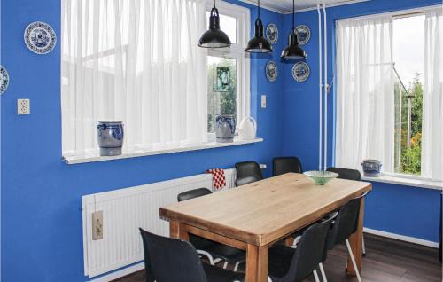Acquoy House | Awesome Home In Acquoy With Wifi