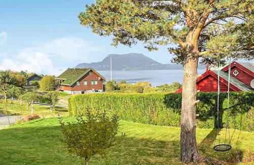 Vindafjord House | Awesome home in Bjoa with WiFi