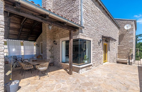 Kircija House | Awesome home in Brajkovici with sauna