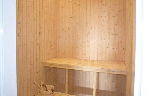 Handrup Strand House | Awesome Home In Ebeltoft With Wifi