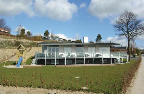 Handrup Strand House | Awesome Home In Ebeltoft With Wifi