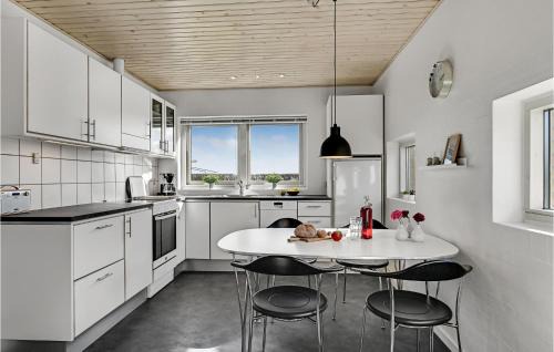 Skæring House | Awesome Home In Egå With Kitchen
