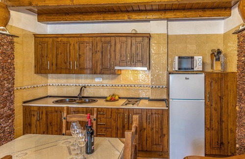 Mecina Bombaron House | Awesome home in Mecina Bombarón