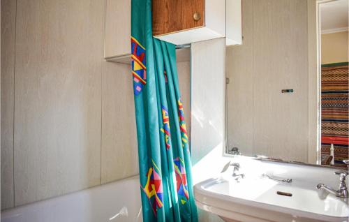 Fitjar House | Awesome Home In Fitjar With Wifi