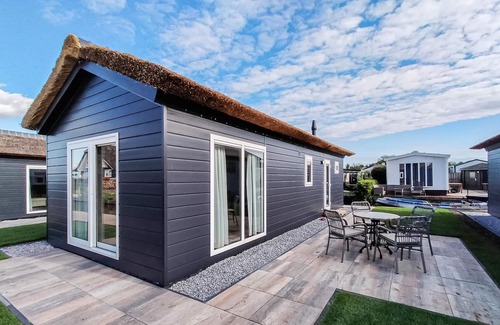 Giethoorn House | Awesome home in Giethoorn with WiFi