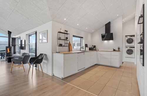 Flovt Strand House | Awesome home in Haderslev with WiFi