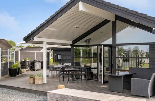 Flovt Strand House | Awesome home in Haderslev with WiFi