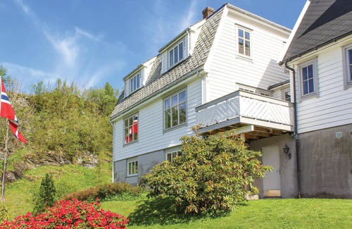 Fusa House | Awesome home in Holmefjord