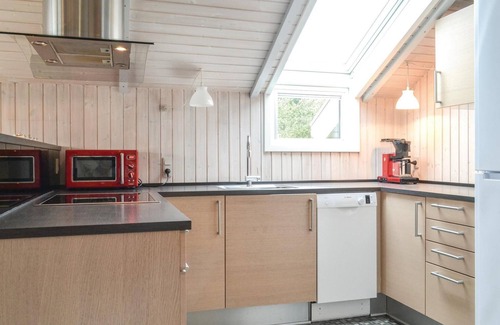 Bjerregaard House | Awesome home in Hvide Sande with WiFi