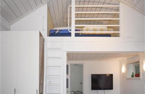 Hagaby House | Awesome Home In Löttorp With Kitchen