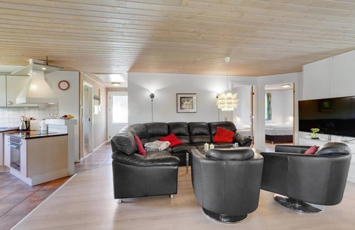 Trend House | Awesome home in Løgstør with sauna