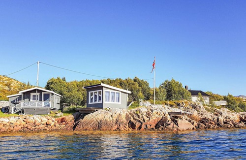 Laukvik House | Awesome home in Laukvik with kitchen