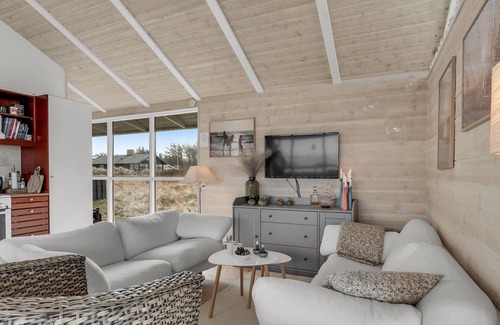 Hvorup Klit House | Awesome home in Løkken with WiFi