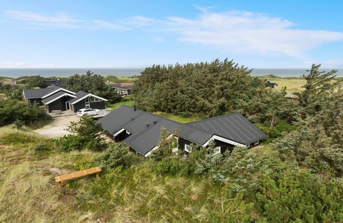 Grønhøj House | Awesome home in Løkken with kitchen