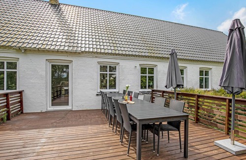 Spidsegard House | Awesome home in Nexø with sauna