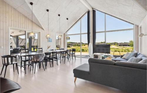 Saksild Strand House | Awesome Home In Odder With Wifi