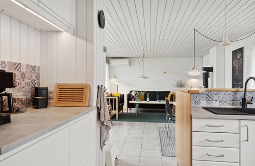 Rødhus House | Awesome home in Pandrup with kitchen