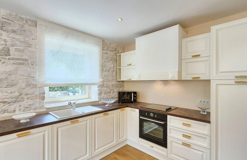 Tar-Vabriga House | Awesome home in Porec