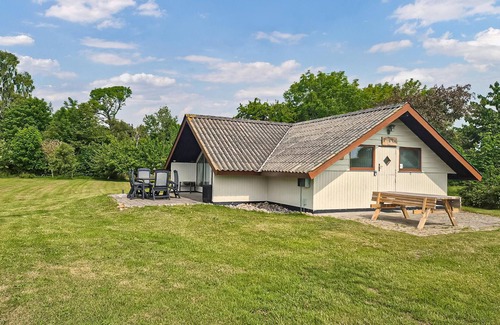 Spodsbjerg House | Awesome home in Rudkøbing with kitchen