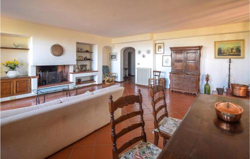 Puliciano House | Awesome Home In Sant'andrea A Pigli
